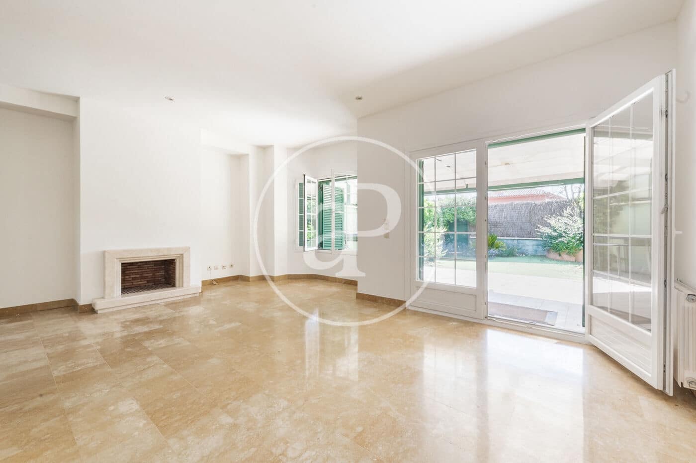 4 soveværelse Villa til salg i La Moraleja med swimmingpool - € 1.650.000 (Ref: 8907719)