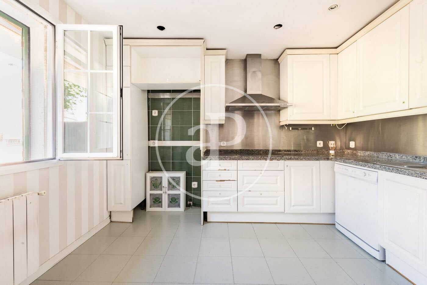 4 soveværelse Villa til salg i La Moraleja med swimmingpool - € 1.650.000 (Ref: 8907719)