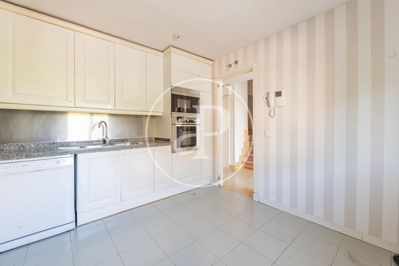 4 soveværelse Villa til salg i La Moraleja med swimmingpool - € 1.650.000 (Ref: 8907719)