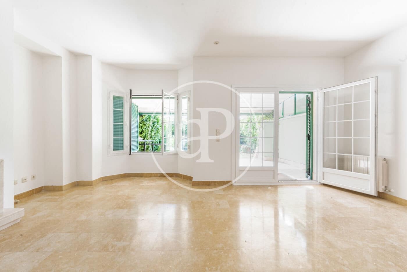 4 soveværelse Villa til salg i La Moraleja med swimmingpool - € 1.650.000 (Ref: 8907719)