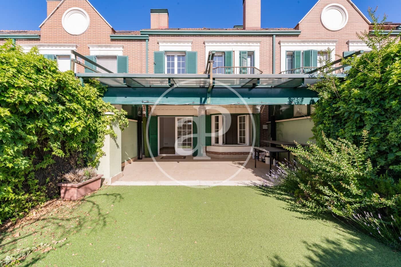 4 soveværelse Villa til salg i La Moraleja med swimmingpool - € 1.650.000 (Ref: 8907719)