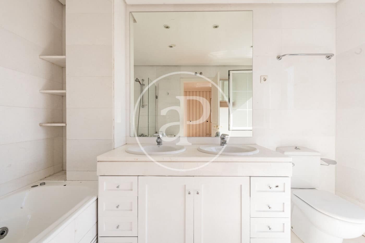 4 soveværelse Villa til salg i La Moraleja med swimmingpool - € 1.650.000 (Ref: 8907719)