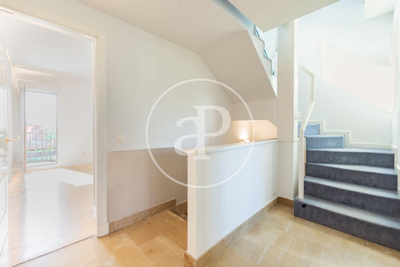 4 soveværelse Villa til salg i La Moraleja med swimmingpool - € 1.650.000 (Ref: 8907719)