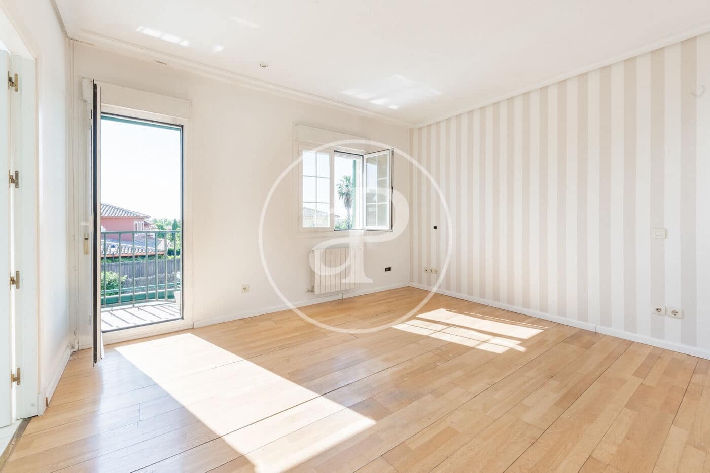 4 soveværelse Villa til salg i La Moraleja med swimmingpool - € 1.650.000 (Ref: 8907719)