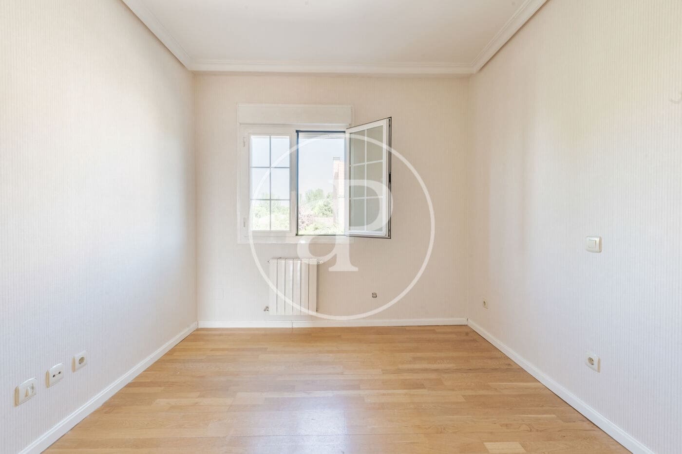 4 soveværelse Villa til salg i La Moraleja med swimmingpool - € 1.650.000 (Ref: 8907719)