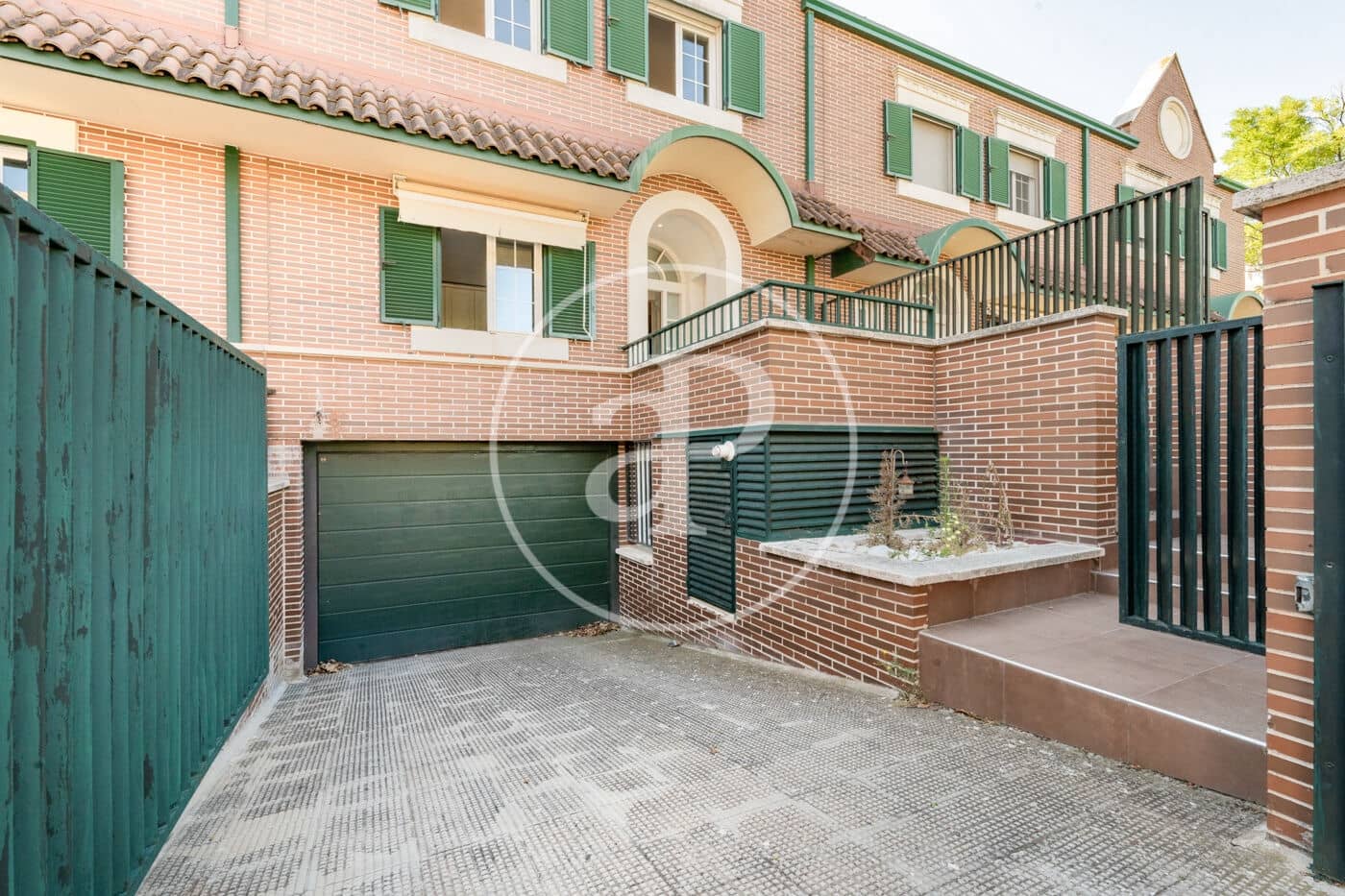 4 soveværelse Villa til salg i La Moraleja med swimmingpool - € 1.650.000 (Ref: 8907719)