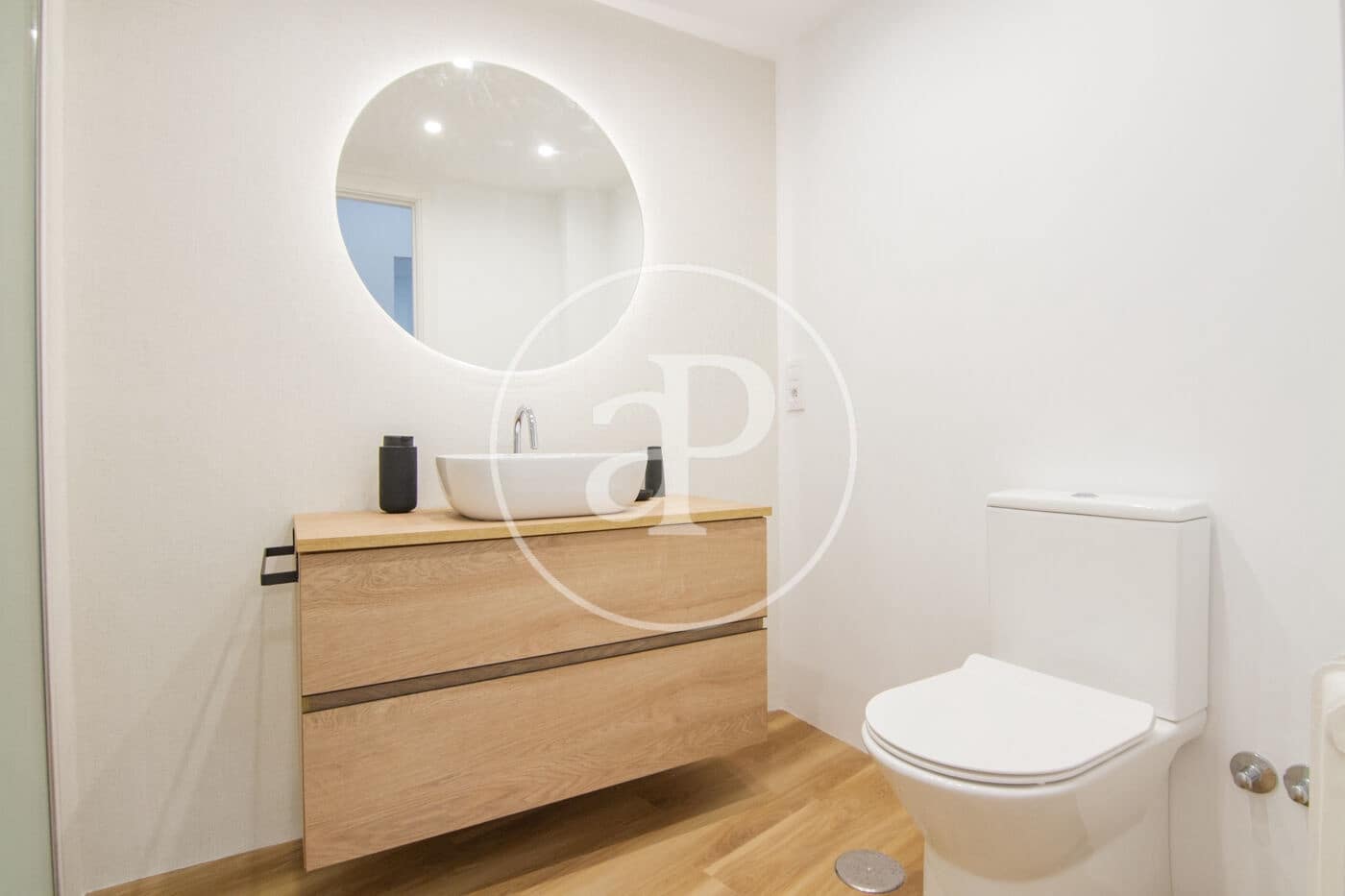 1 soveværelse Lejlighed til leje i Madrid by - € 1.600 (Ref: 8911317)