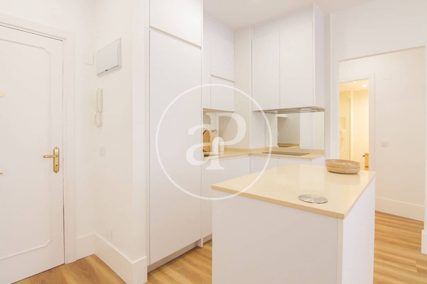 1 soveværelse Lejlighed til leje i Madrid by - € 1.600 (Ref: 8911317)