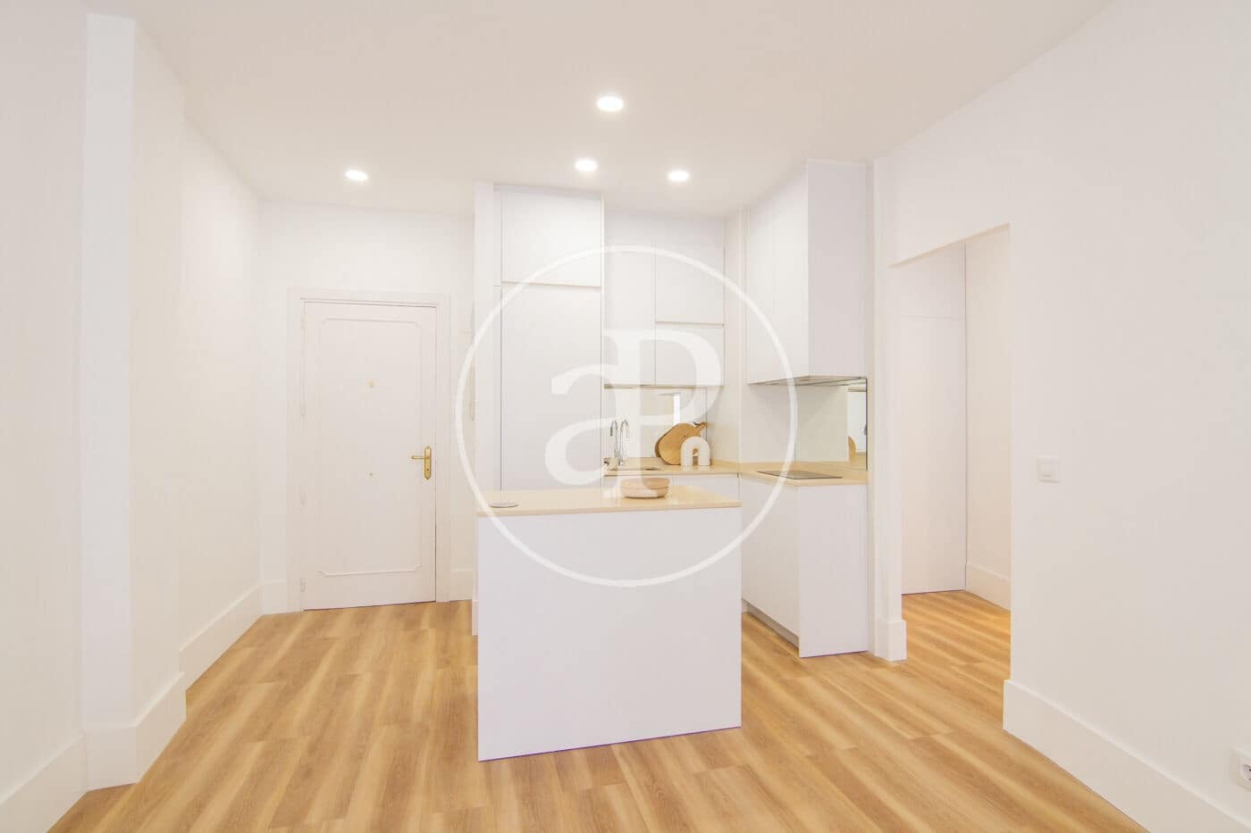 1 soveværelse Lejlighed til leje i Madrid by - € 1.600 (Ref: 8911317)