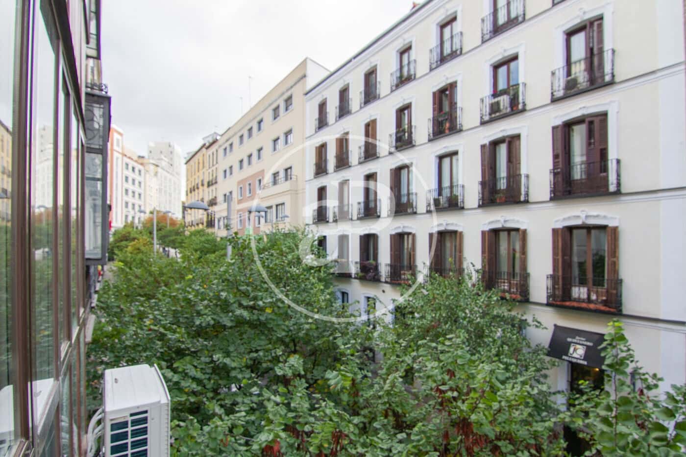 1 soveværelse Lejlighed til leje i Madrid by - € 1.600 (Ref: 8911317)