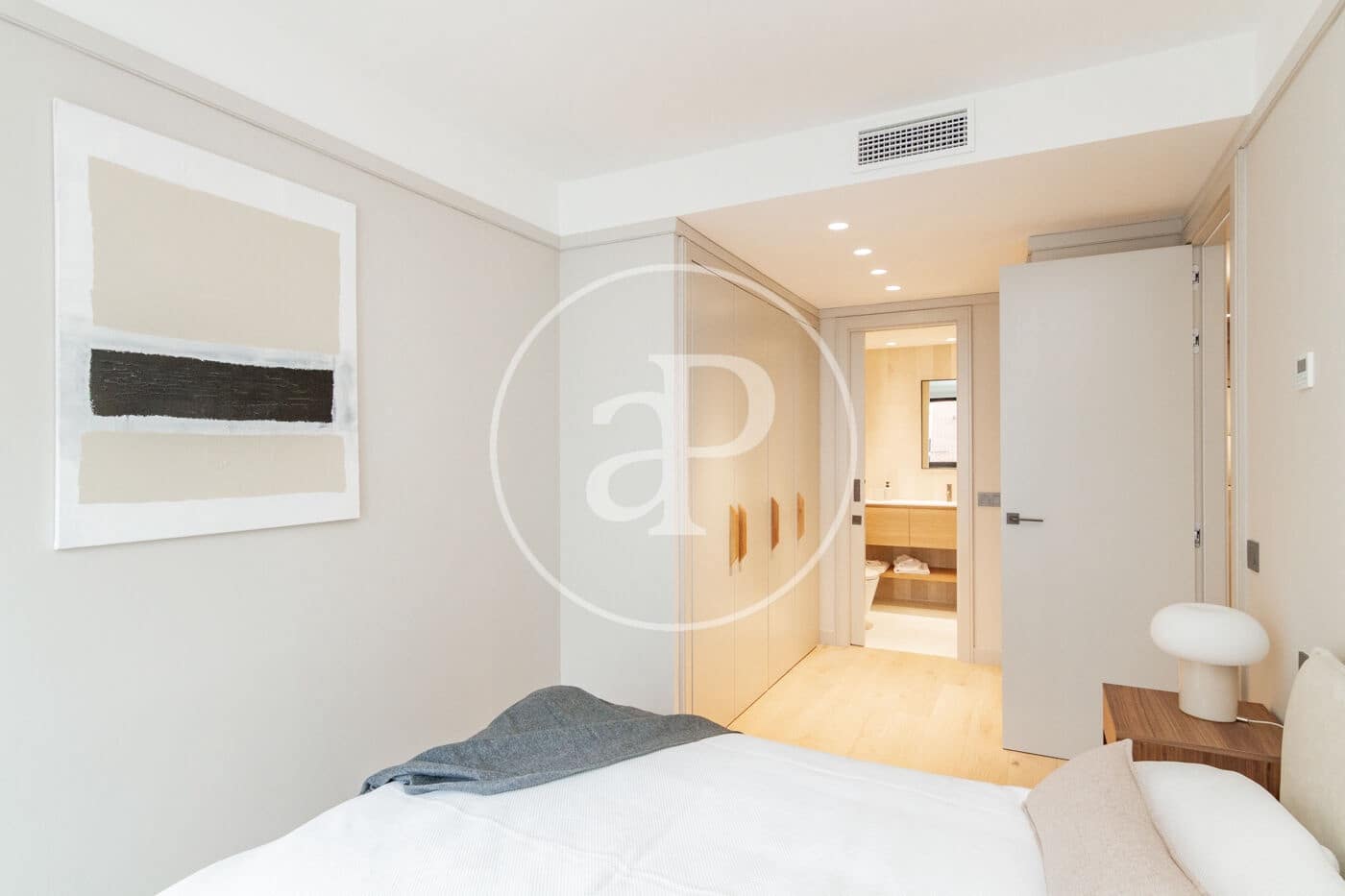 1 makuuhuone Huoneisto vuokrattavana paikassa Madrid kaupunki mukana uima-altaan - 2 850 € (Ref: 8913155)