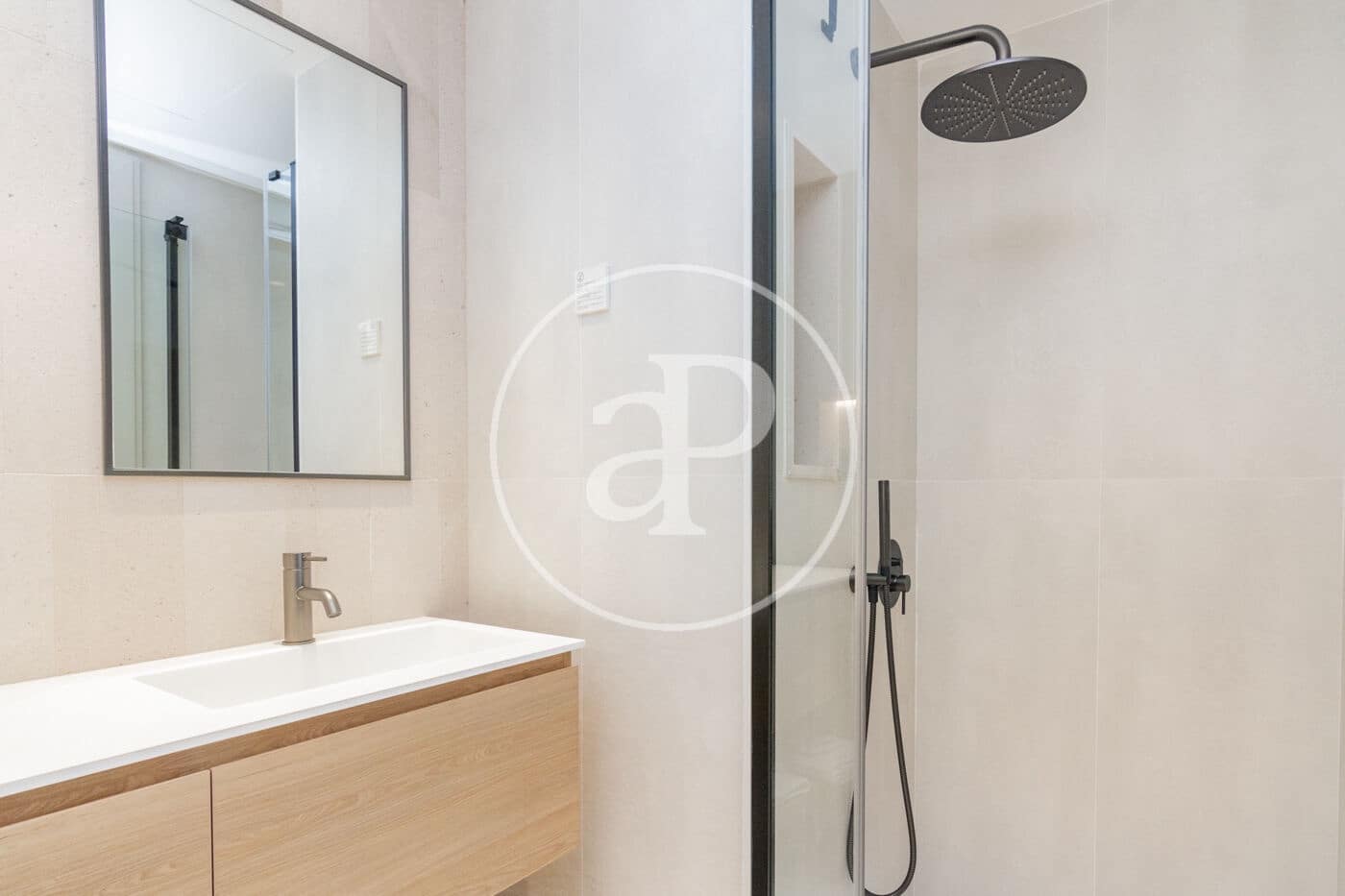 1 makuuhuone Huoneisto vuokrattavana paikassa Madrid kaupunki mukana uima-altaan - 2 850 € (Ref: 8913155)