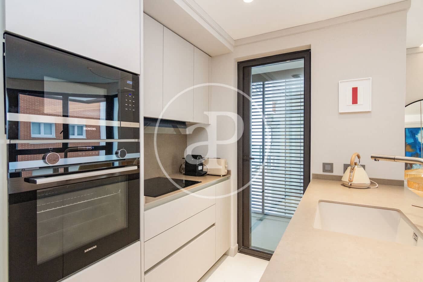 1 makuuhuone Huoneisto vuokrattavana paikassa Madrid kaupunki mukana uima-altaan - 2 850 € (Ref: 8913155)