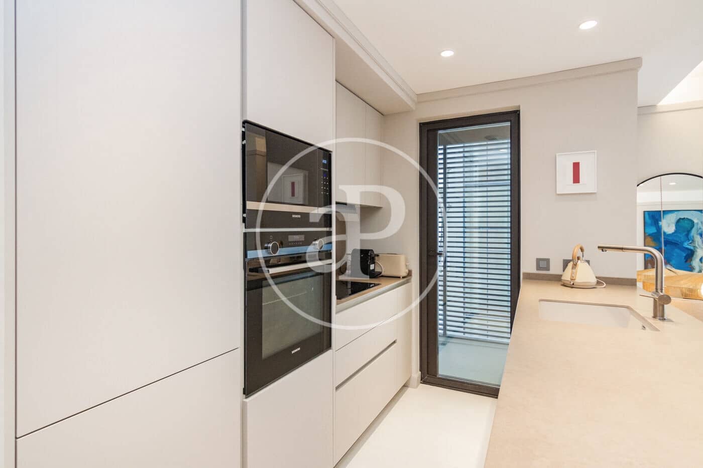 1 makuuhuone Huoneisto vuokrattavana paikassa Madrid kaupunki mukana uima-altaan - 2 850 € (Ref: 8913155)