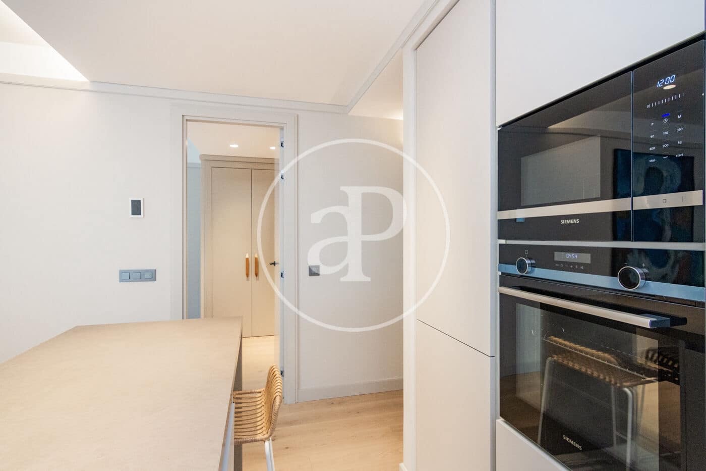 1 makuuhuone Huoneisto vuokrattavana paikassa Madrid kaupunki mukana uima-altaan - 2 850 € (Ref: 8913155)