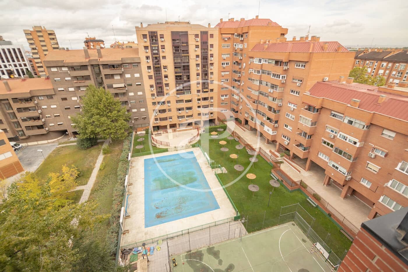 3 soverom Leilighet til leie i Madrid by med svømmebasseng garasje - € 2 900 (Ref: 8918193)