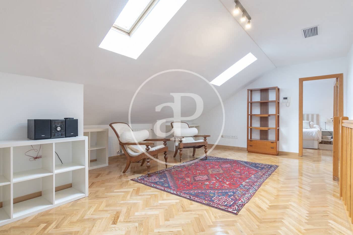 3 soverom Leilighet til leie i Madrid by med svømmebasseng garasje - € 2 900 (Ref: 8918193)