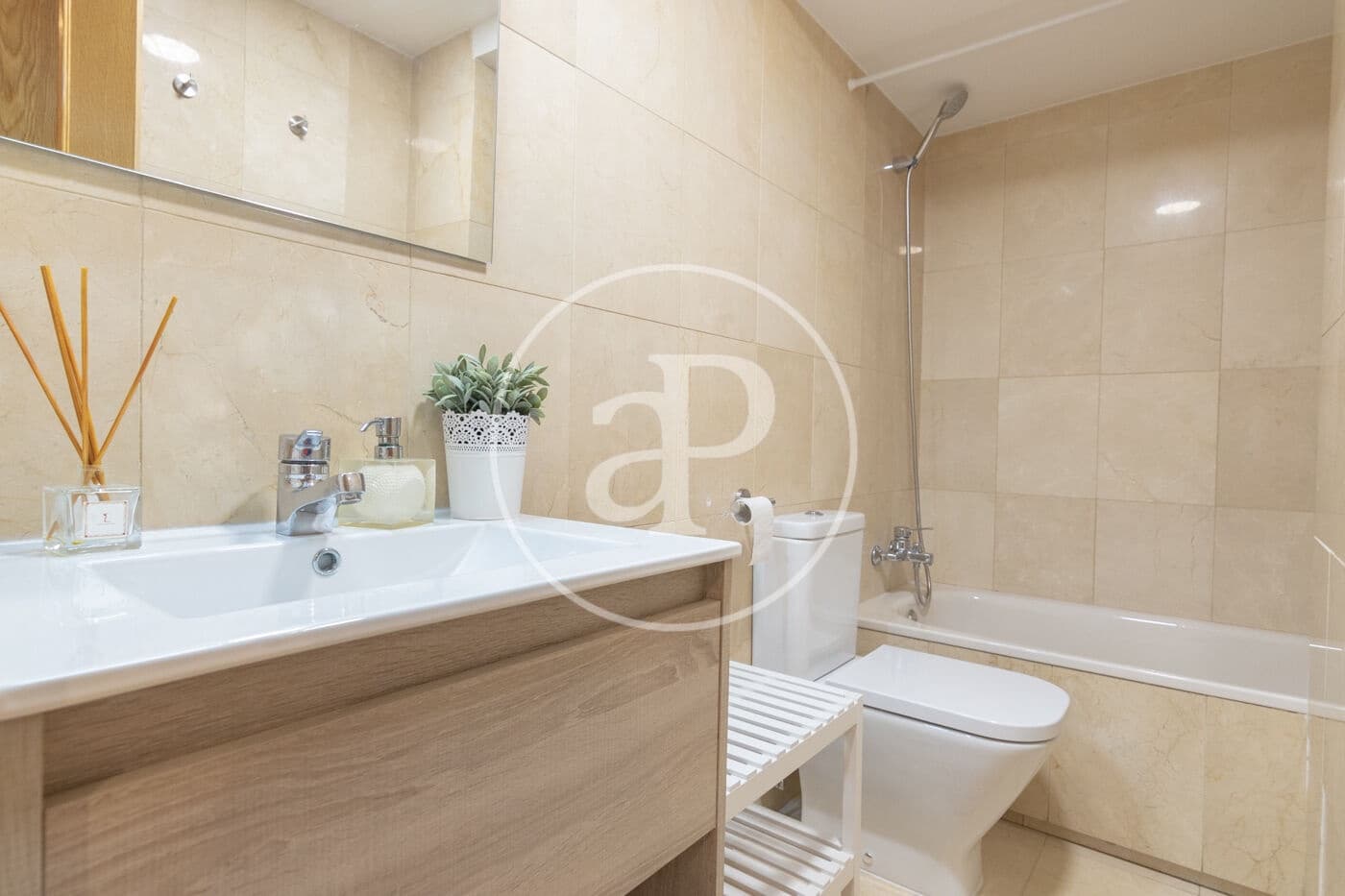 3 soverom Leilighet til leie i Madrid by med svømmebasseng garasje - € 2 900 (Ref: 8918193)