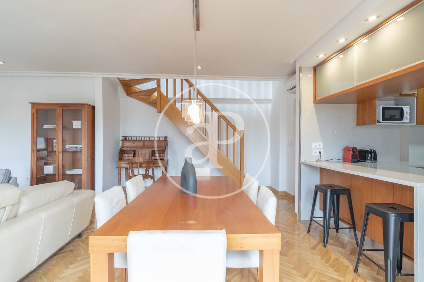 3 soverom Leilighet til leie i Madrid by med svømmebasseng garasje - € 2 900 (Ref: 8918193)