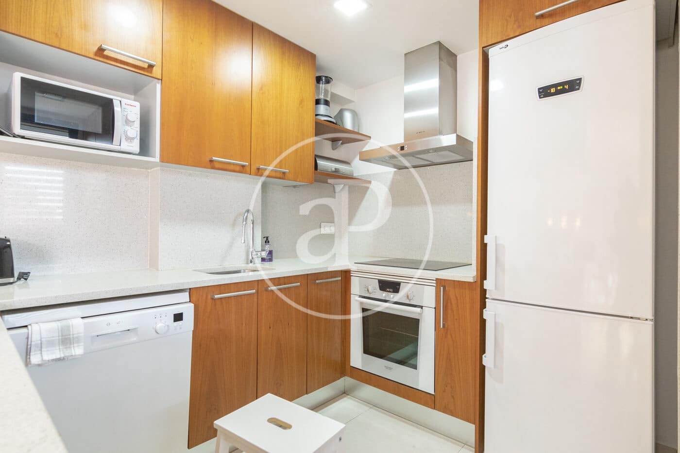 3 soverom Leilighet til leie i Madrid by med svømmebasseng garasje - € 2 900 (Ref: 8918193)