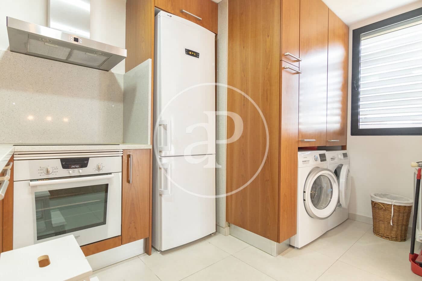 3 soverom Leilighet til leie i Madrid by med svømmebasseng garasje - € 2 900 (Ref: 8918193)