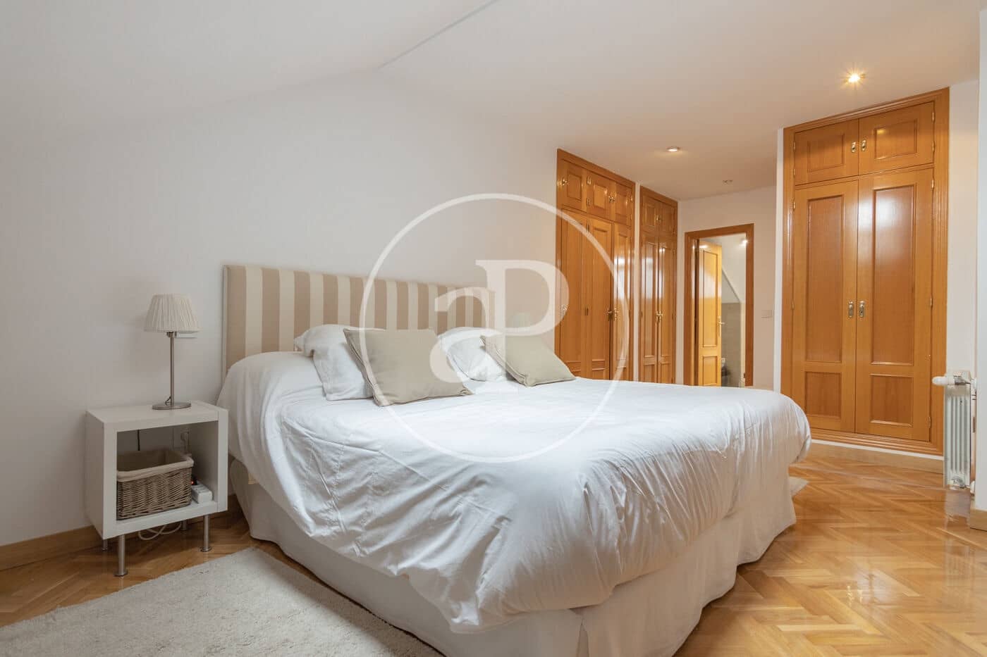 3 soverom Leilighet til leie i Madrid by med svømmebasseng garasje - € 2 900 (Ref: 8918193)