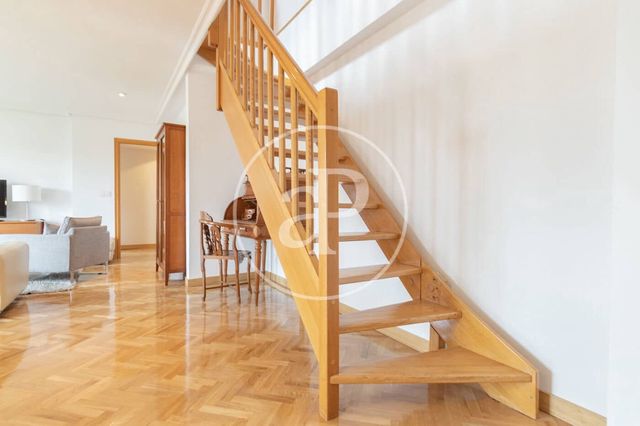 Apartamento de 3 habitaciones en Ciudad Lineal, Madrid ciudad en alquiler con piscina garaje - 2.900 € (Ref: 8918193)