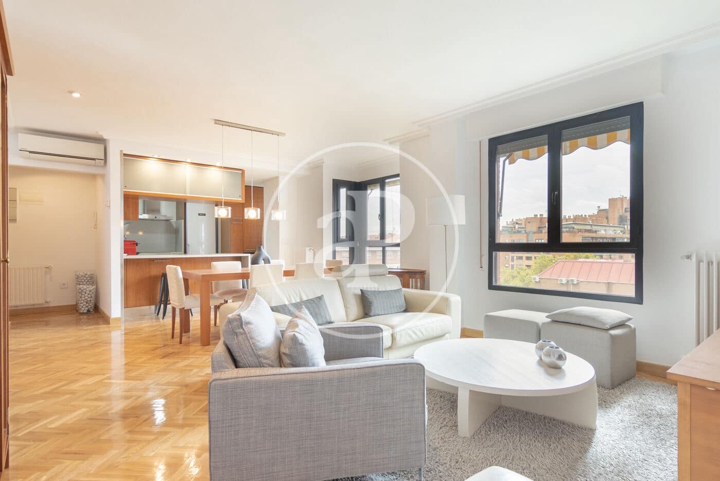 3 soverom Leilighet til leie i Madrid by med svømmebasseng garasje - € 2 900 (Ref: 8918193)