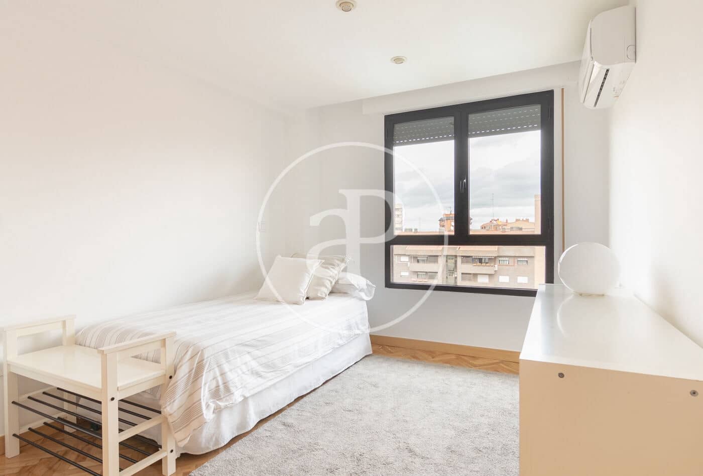 3 soverom Leilighet til leie i Madrid by med svømmebasseng garasje - € 2 900 (Ref: 8918193)