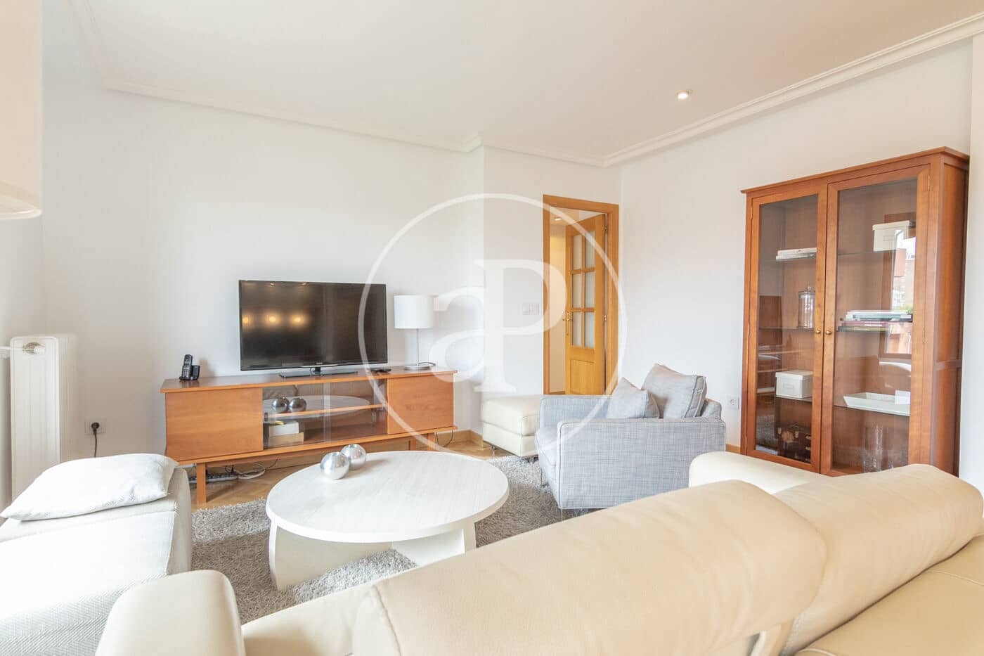 3 soverom Leilighet til leie i Madrid by med svømmebasseng garasje - € 2 900 (Ref: 8918193)