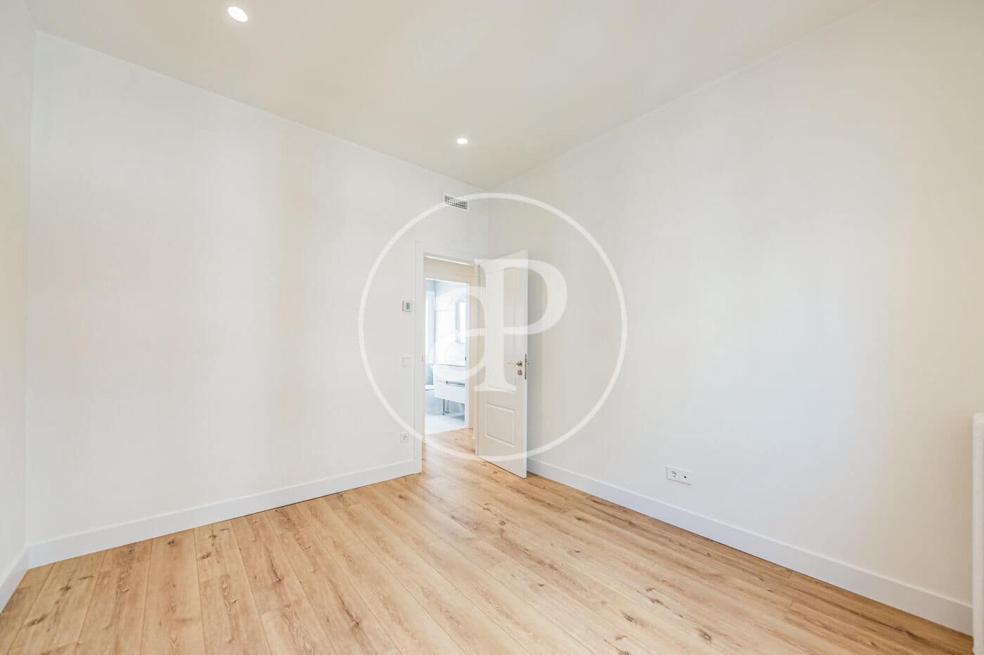 5 soveværelse Lejlighed til salg i Madrid by - € 1.350.000 (Ref: 8921762)