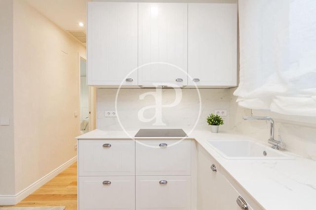 2 soveværelse Lejlighed til leje i Goya, Madrid by - € 2.800 (Ref: 8926797)