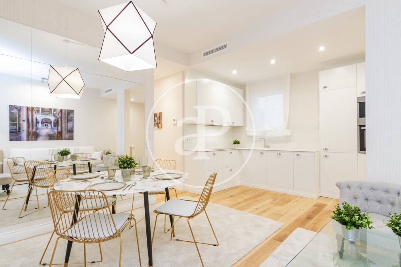 2 soveværelse Lejlighed til leje i Madrid by - € 2.800 (Ref: 8926797)