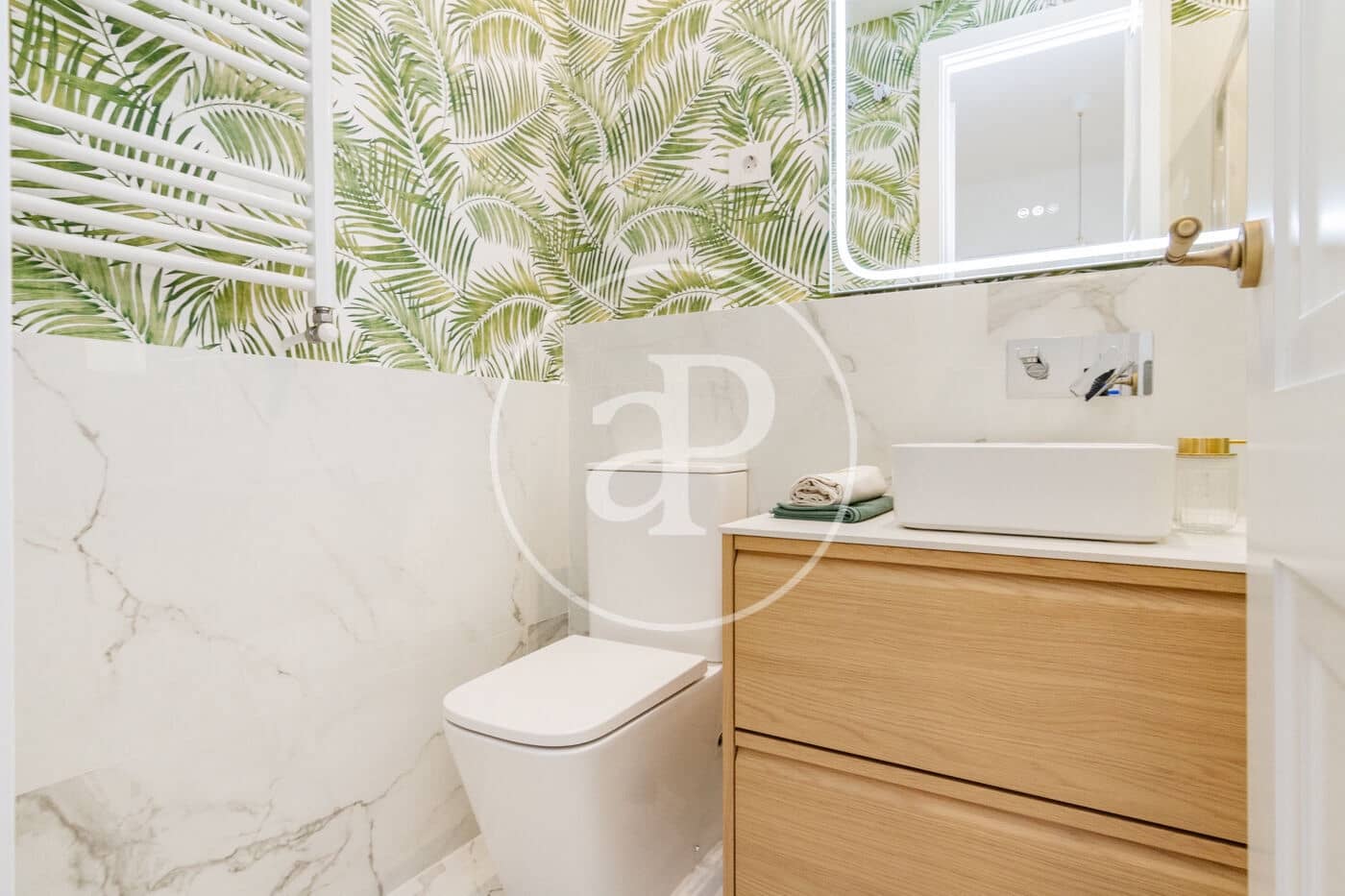 2 soveværelse Lejlighed til leje i Madrid by - € 2.800 (Ref: 8926797)