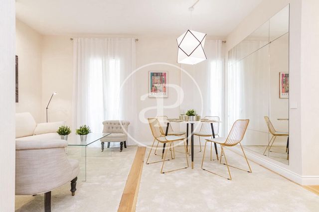 2 soveværelse Lejlighed til leje i Goya, Madrid by - € 2.800 (Ref: 8926797)