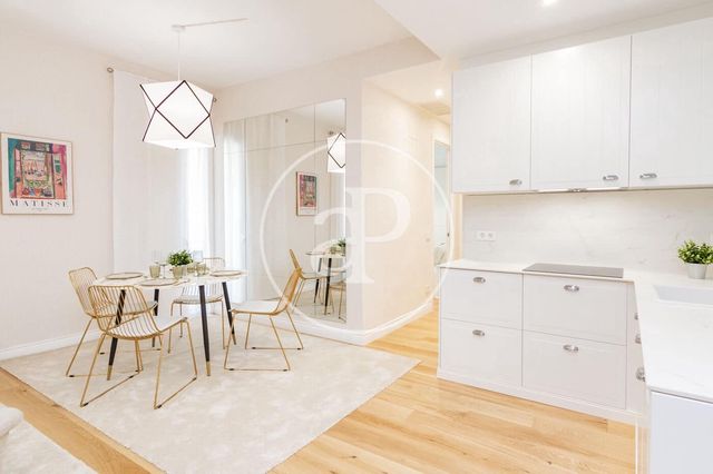 2 soveværelse Lejlighed til leje i Goya, Madrid by - € 2.800 (Ref: 8926797)
