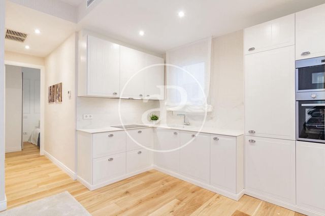 2 soveværelse Lejlighed til leje i Goya, Madrid by - € 2.800 (Ref: 8926797)