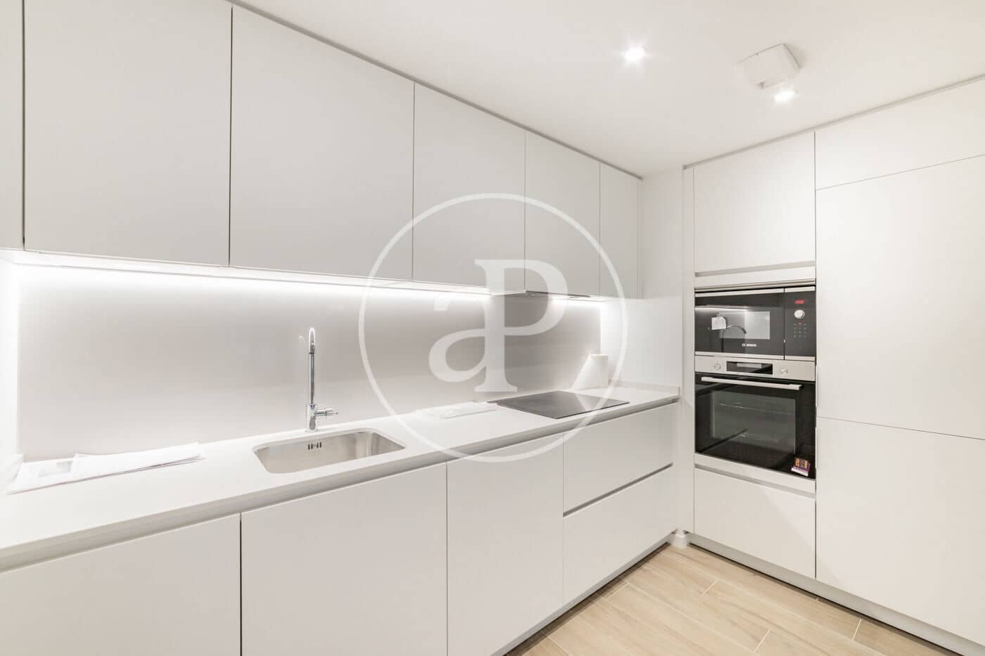 2 makuuhuone Huoneisto vuokrattavana paikassa Madrid kaupunki mukana uima-altaan 
autotalli - 2 100 € (Ref: 8926798)