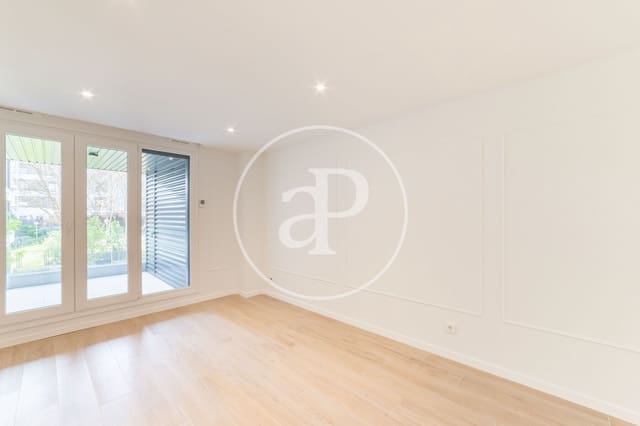 2 soverom Leilighet til leie i San Juan Bautista, Madrid by med svømmebasseng garasje - € 2 100 (Ref: 8926798)