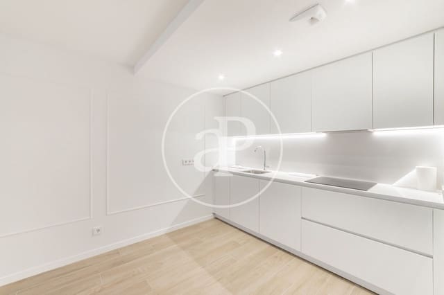 2 soverom Leilighet til leie i San Juan Bautista, Madrid by med svømmebasseng garasje - € 2 100 (Ref: 8926798)
