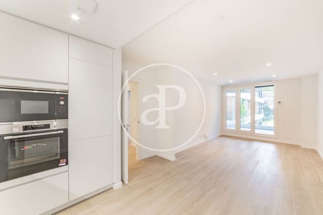 2 soverom Leilighet til leie i San Juan Bautista, Madrid by med svømmebasseng garasje - € 2 100 (Ref: 8926798)