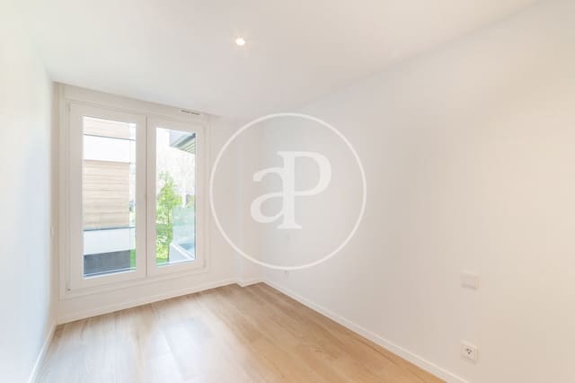 2 soverom Leilighet til leie i San Juan Bautista, Madrid by med svømmebasseng garasje - € 2 100 (Ref: 8926798)