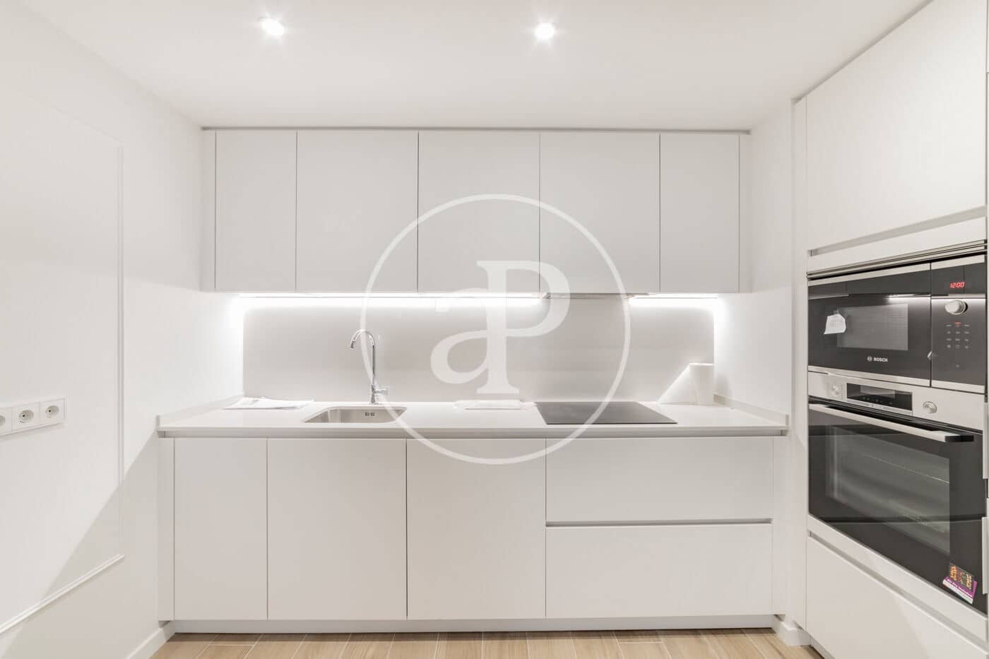 2 makuuhuone Huoneisto vuokrattavana paikassa Madrid kaupunki mukana uima-altaan 
autotalli - 2 100 € (Ref: 8926798)