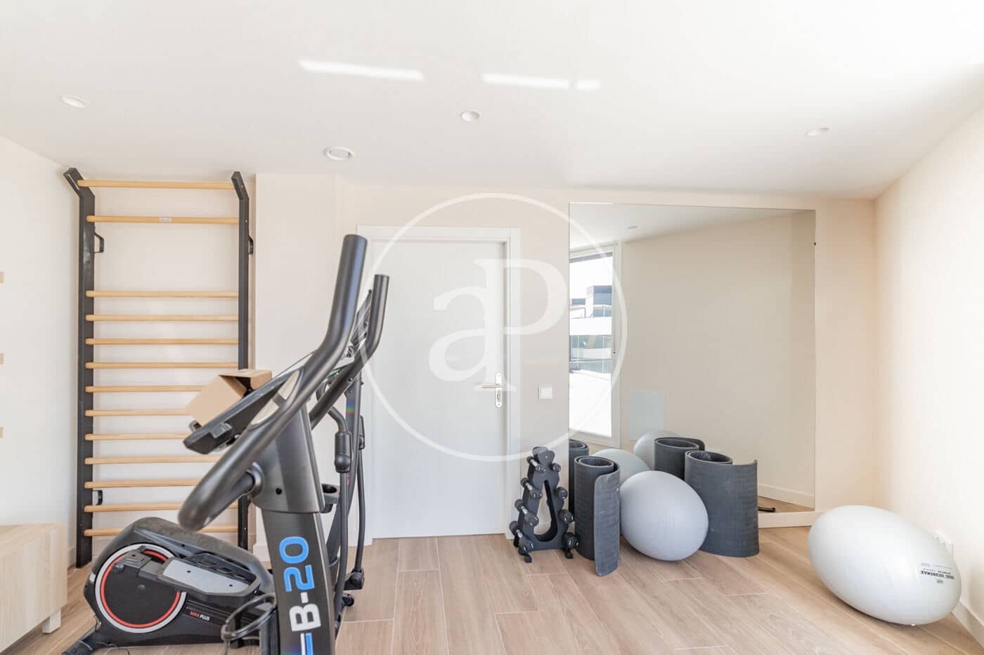2 makuuhuone Huoneisto vuokrattavana paikassa Madrid kaupunki mukana uima-altaan 
autotalli - 2 100 € (Ref: 8926798)