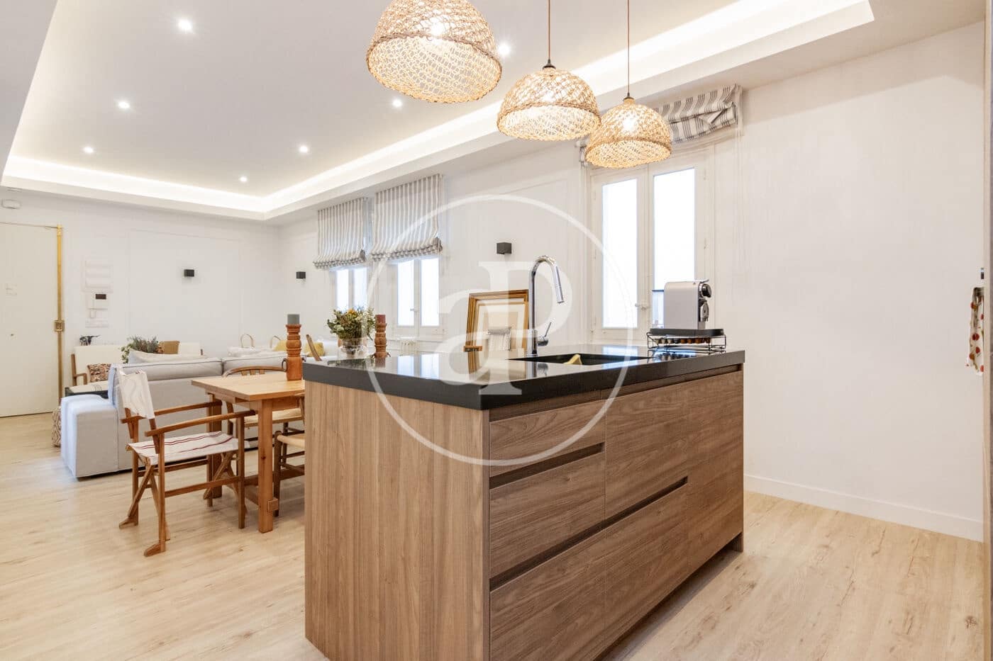 Appartement de 2 chambres à louer à Madrid ville - 2 600 € (Ref: 8926802)
