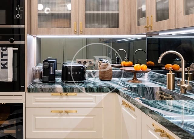 3 soveværelse Lejlighed til leje i Almagro, Madrid by - € 7.500 (Ref: 8926807)