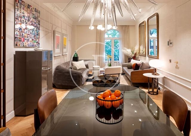 3 soveværelse Lejlighed til leje i Almagro, Madrid by - € 7.500 (Ref: 8926807)