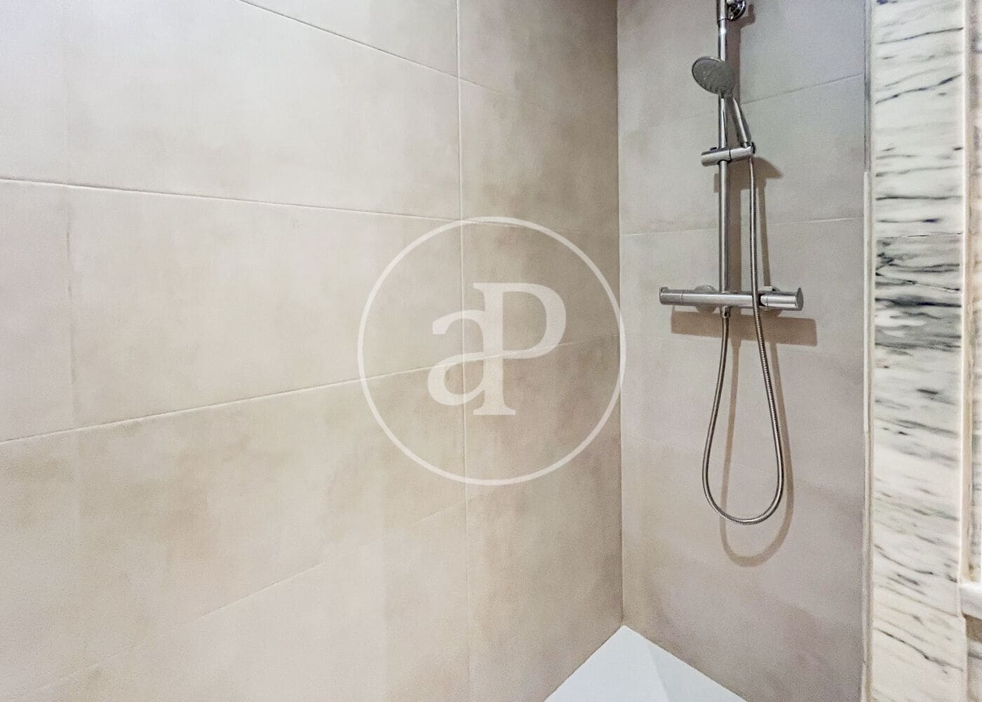 1 sypialnia Willa do wynajęcia w Miasto Madryt z garażem - 1 350 € (Ref: 8929135)