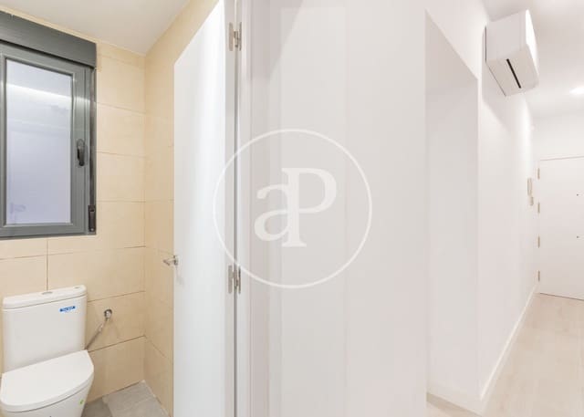 1 bedroom Apartment for sale in Fuente del Berro, Madrid city - € 389,000 (Ref: 8929138)