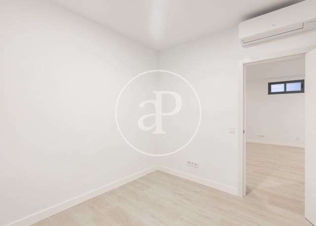 1 bedroom Apartment for sale in Fuente del Berro, Madrid city - € 389,000 (Ref: 8929138)